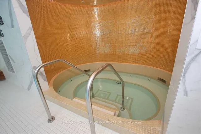 Additional image 13 of 1001 Bay St Unit 1801