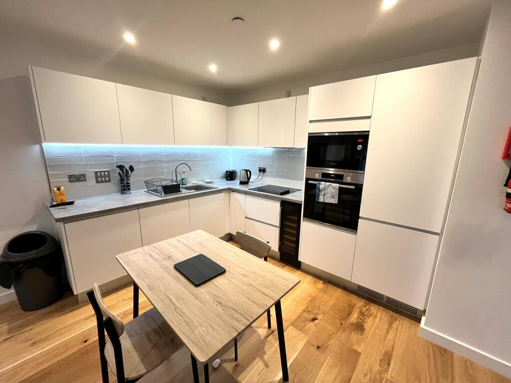 Additional image 2 of Axium