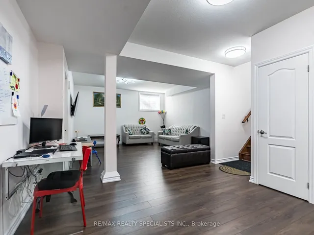 Additional image 32 of 18 Yarmouth St