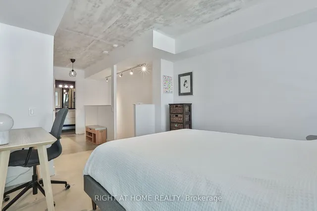 Additional image 22 of 77 Lombard St Unit 303