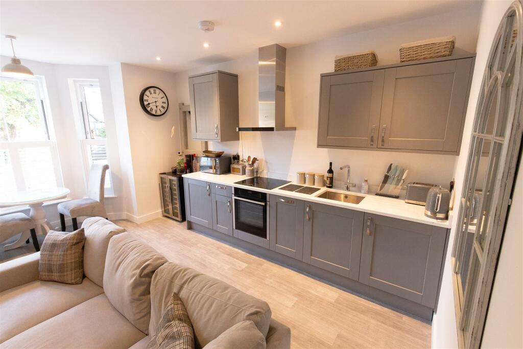 Additional image 3 of Apt. 1 The Elms, 14 High Street, Henley-In-Arden