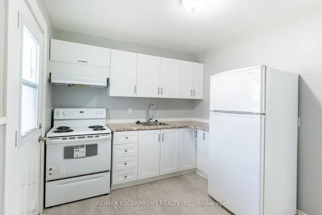 Additional image 13 of 289 Roxborough Ave