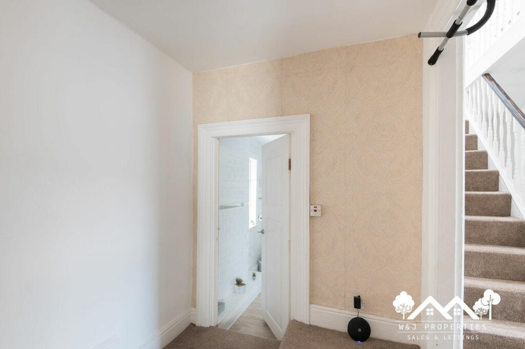 Additional image 28 of Blackburn Road, Darwen, BB3