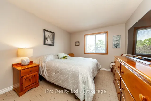 Additional image 29 of 847 Cedarbrae Ave