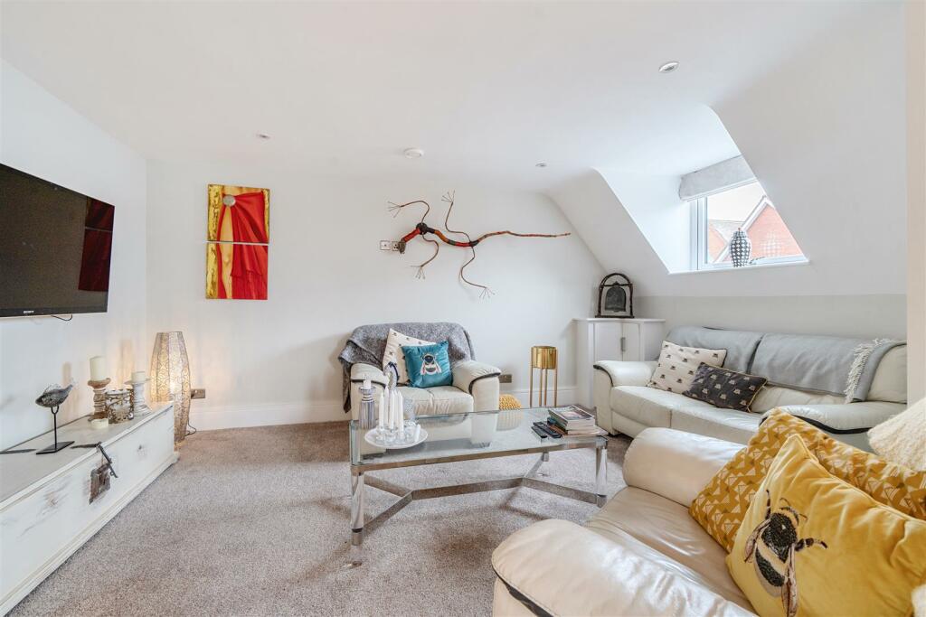 Additional image 11 of High Street, Knowle