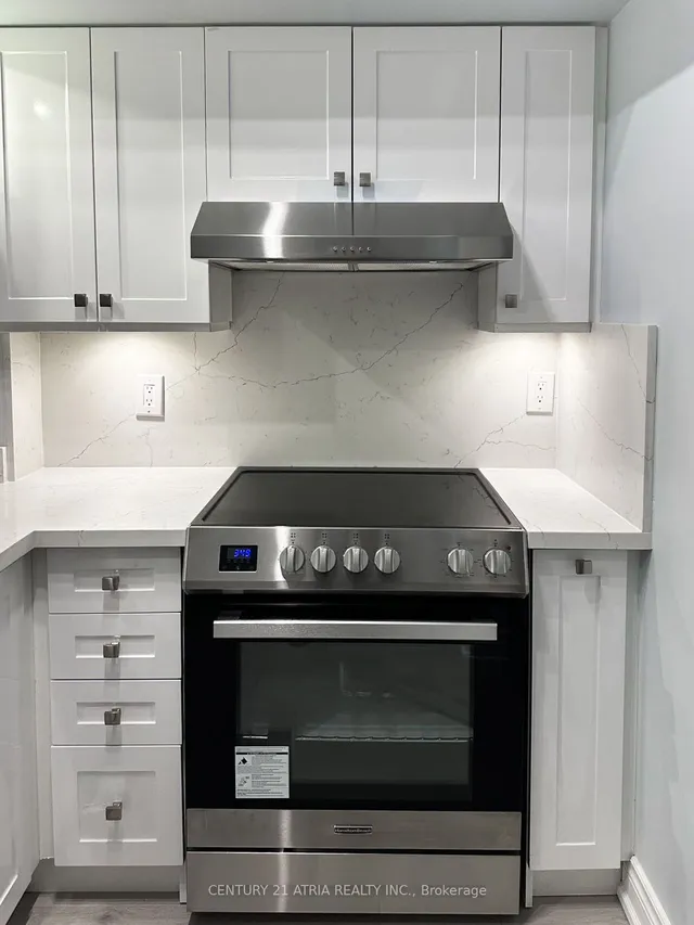 Additional image 10 of 909 Bay St Unit 716
