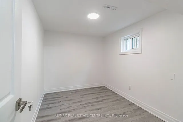 Additional image 18 of 114 Sexton Cres