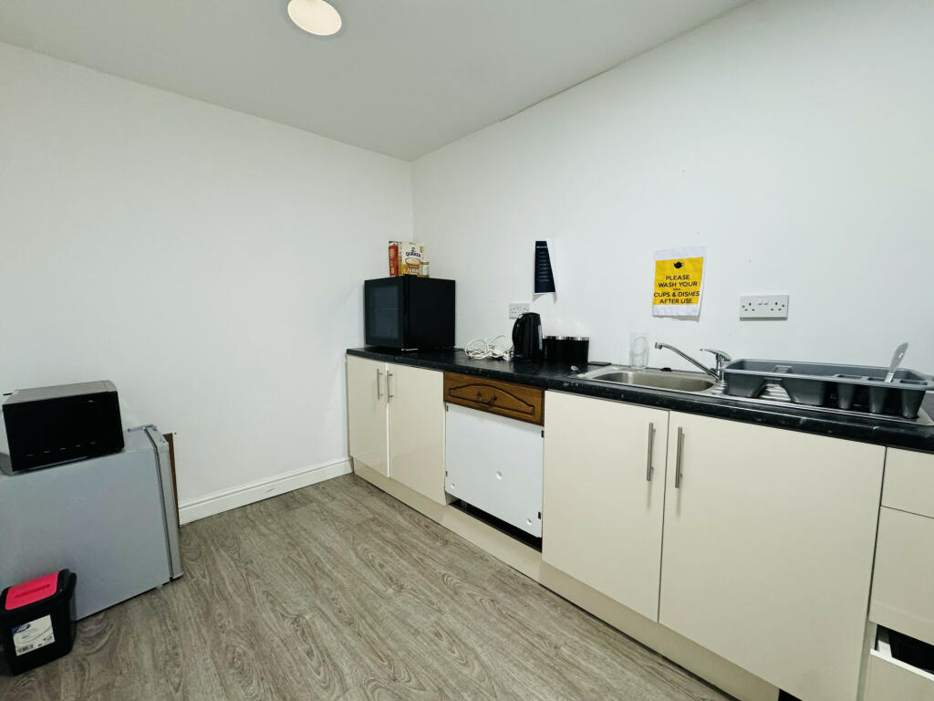 Additional image 7 of Bearwood Road, Smethwick, West Midlands, B66