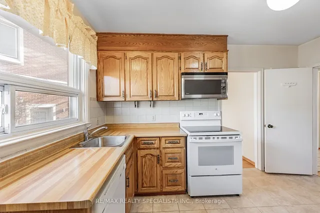 Additional image 13 of 8 Rollins Pl