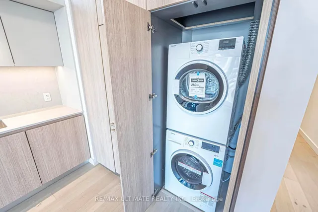 Additional image 29 of 81 Wellesley St Unit 907