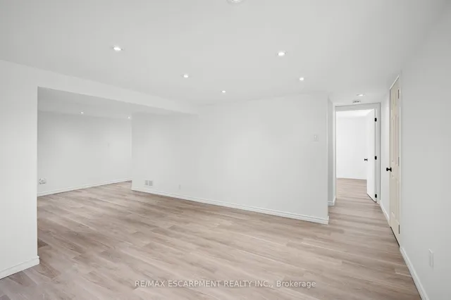 Additional image 23 of 1053 HELENA St