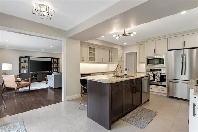 Additional image 14 of 806 Westmount Rd