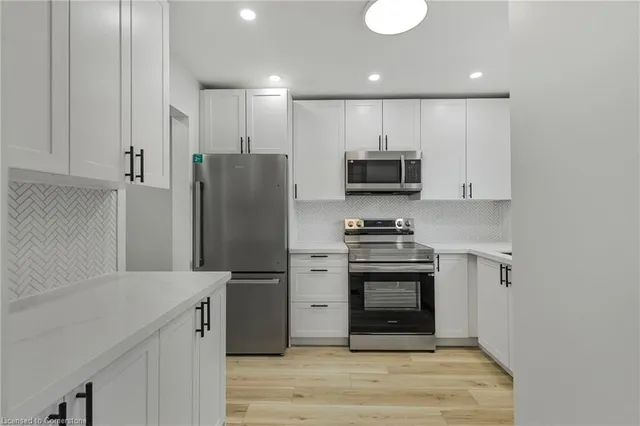 Additional image 4 of 1420 Garth St Unit 5