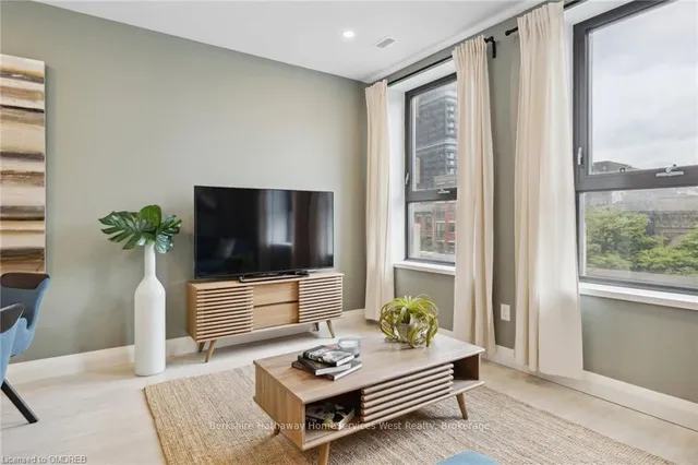 Additional image 6 of 118 KING STREET EAST Unit 313