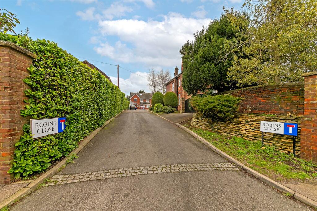Additional image 12 of Robins Close, London Colney, St. Albans