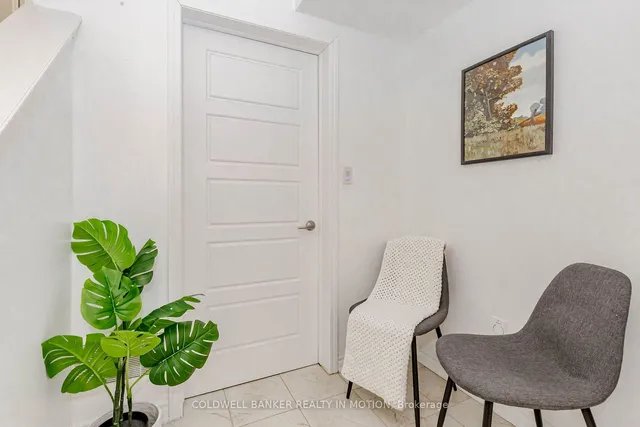 Additional image 8 of 1151 Duignan Cres