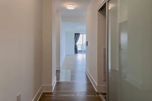 Additional image 7 of 585 Bloor St Unit 4022