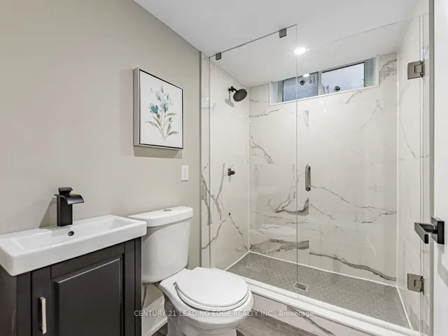 Additional image 33 of 19 DONALDA Cres