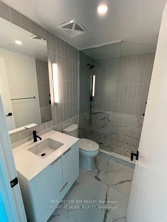 Additional image 20 of 327 King St Unit 4104