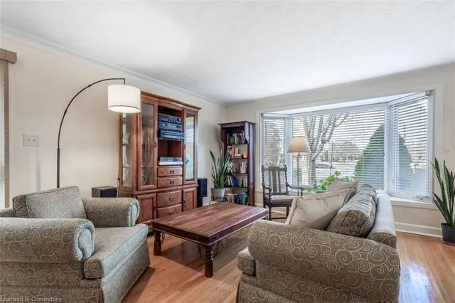 Additional image 10 of 2326 Redfern Rd