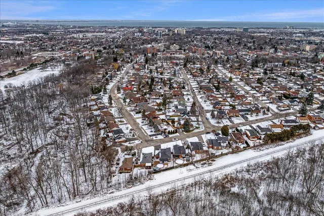 Additional image 39 of 27 Alba St