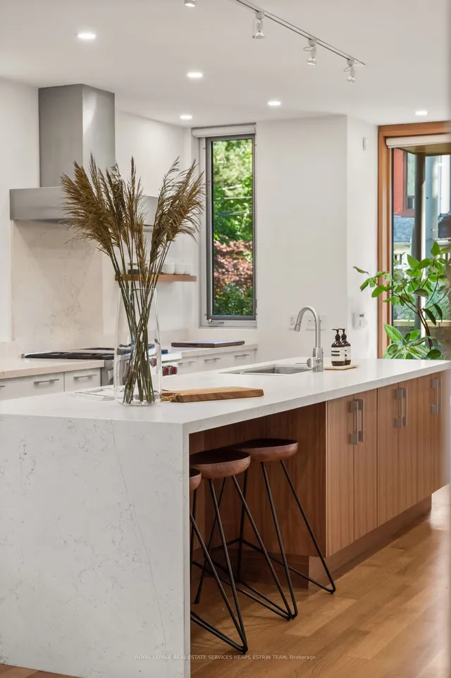 Additional image 18 of 102 Robert St