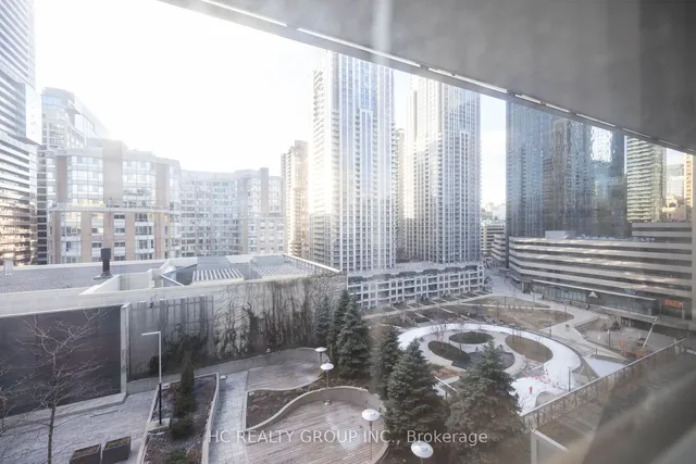 Additional image 6 of 386 Yonge St Unit 819