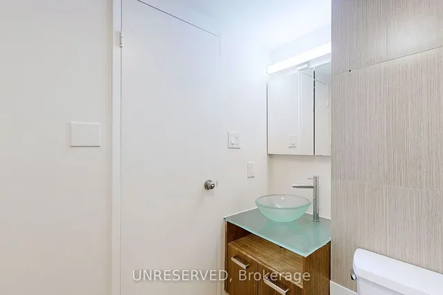 Additional image 26 of 633 Bay St Unit 1711