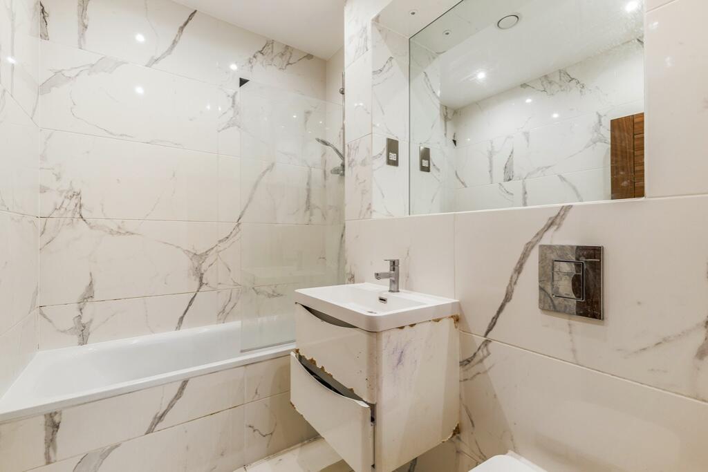 Additional image 12 of Stonehills, Welwyn Garden City, Hertfordshire, AL8