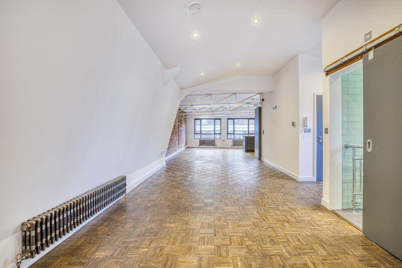 Additional image 6 of A contemporary penthouse apartment in central Frome