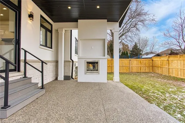 Additional image 37 of 67 Creanona Blvd