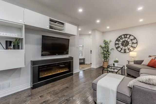 Additional image 16 of 4008 Jarvis Cres