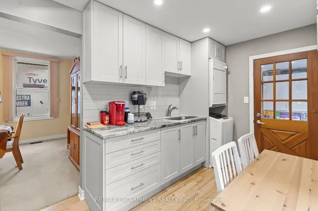 Additional image 13 of 94 Canada St