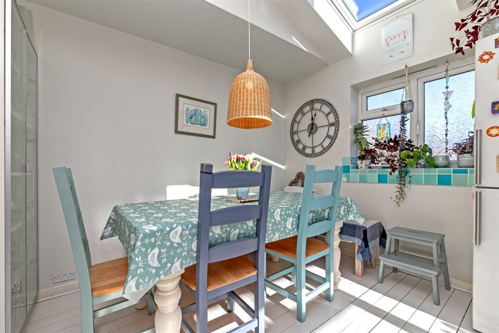 Additional image 7 of Springwood Walk, St Albans