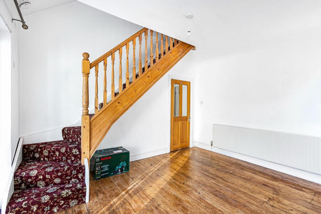 Additional image 4 of Dixons Hill Close, Welham Green, AL9