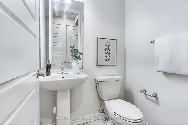 Additional image 18 of 1565 Moira Cres