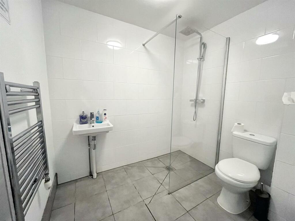 Additional image 19 of High Street, Oakhill