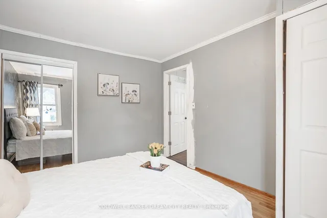 Additional image 25 of 528 UPPER WENTWORTH St