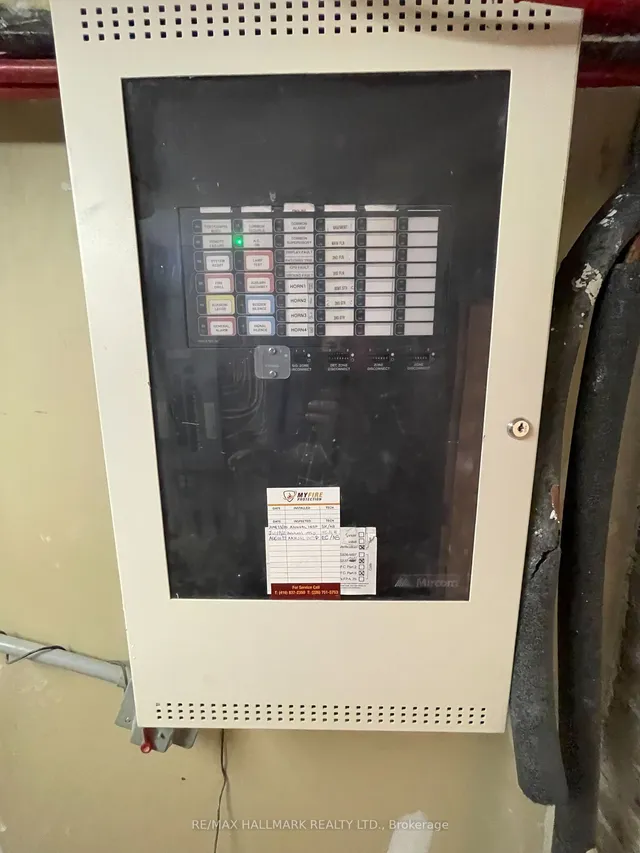 Additional image 34 of 414 Dundas St