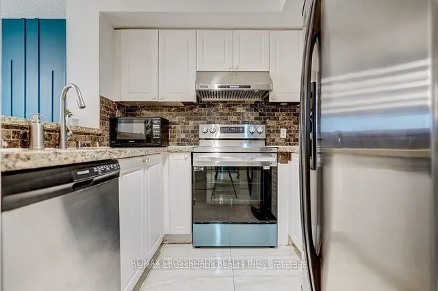 Additional image 6 of 1 Lee Centre Dr Unit 1709