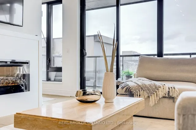 Additional image 7 of 608 Richmond St Unit 717