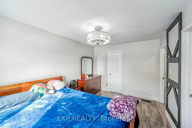 Additional image 17 of 112 Collins Cres Unit 111