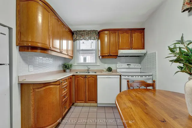 Additional image 13 of 131 East 42nd St