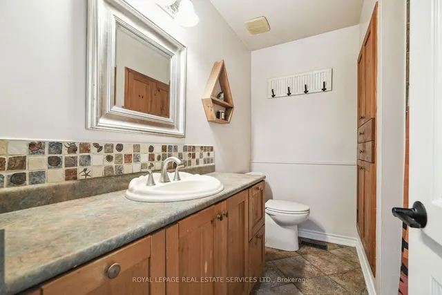 Additional image 12 of 1284 Elgin Cres