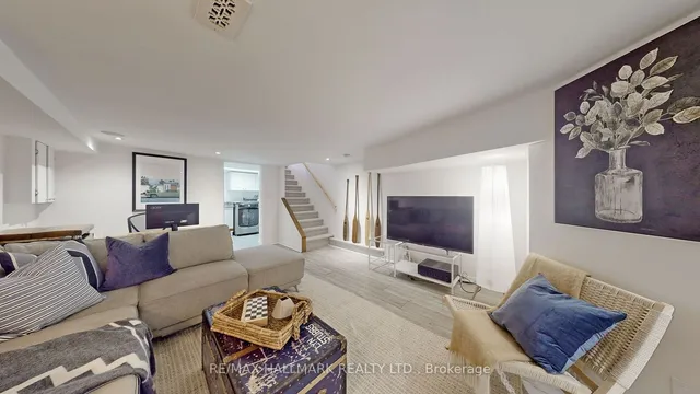 Additional image 18 of 135 Woodycrest Ave