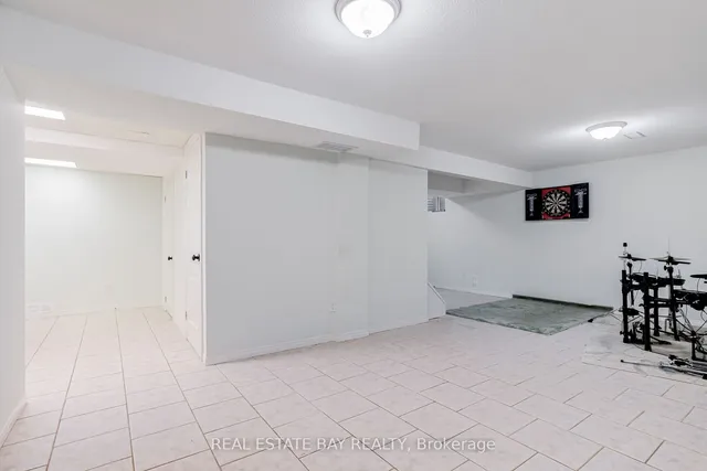 Additional image 35 of 1085 Harrogate Dr Unit 7