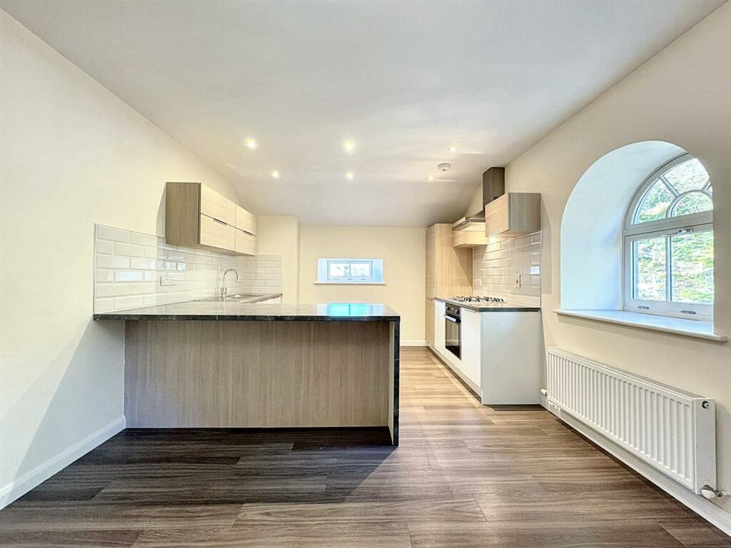 Additional image 9 of High Street, Oakhill