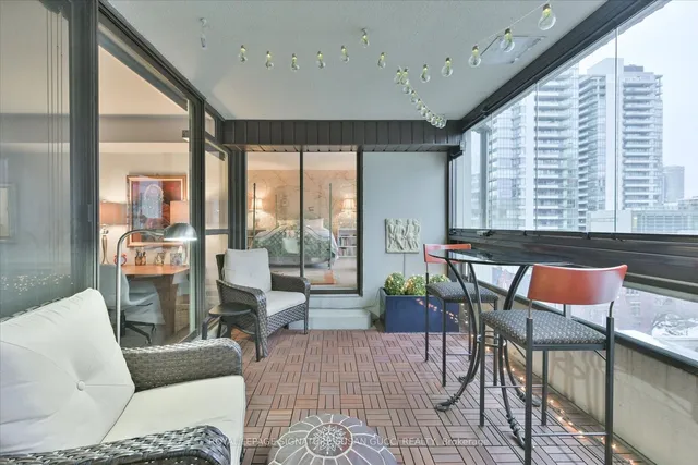 Additional image 27 of 130 Carlton St Unit 810