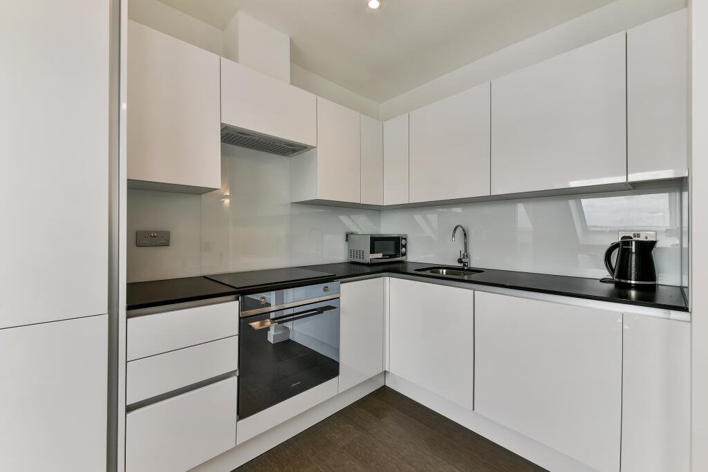 Additional image 22 of Everard Close, St. Albans, Hertfordshire, AL1