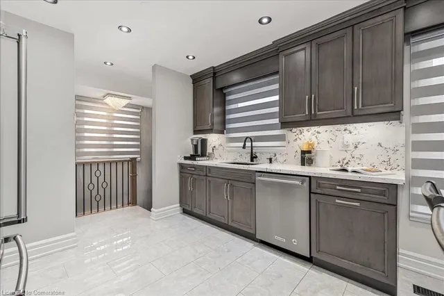 Additional image 12 of 27 Alba St